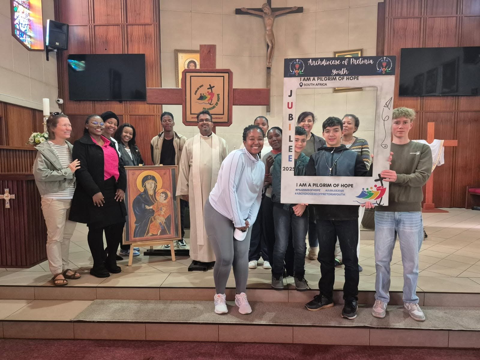 Pilgrims of Hope Jubilee cross 2025